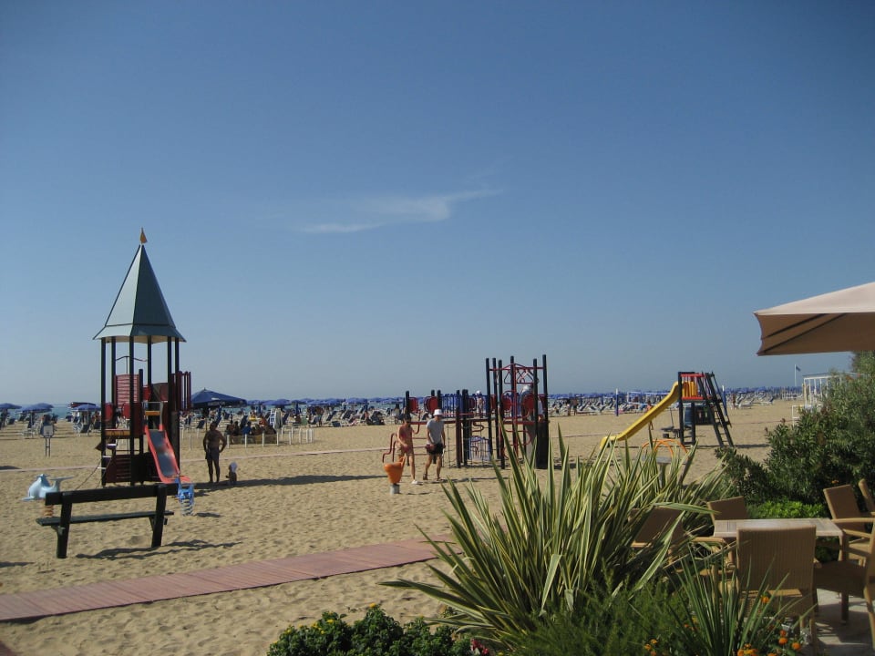 Spielplatz am Strand "Seven" Residenza Le Acacie