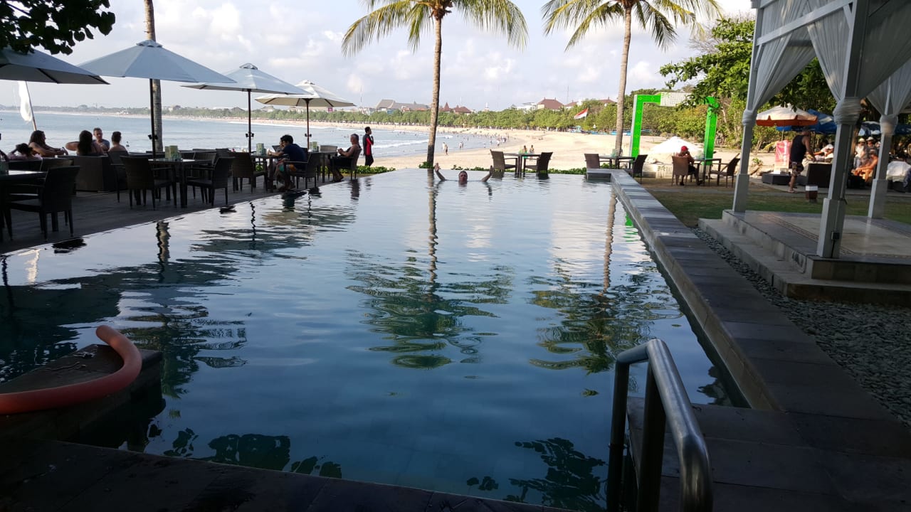 Pool am Strand Bali Garden Beach Resort