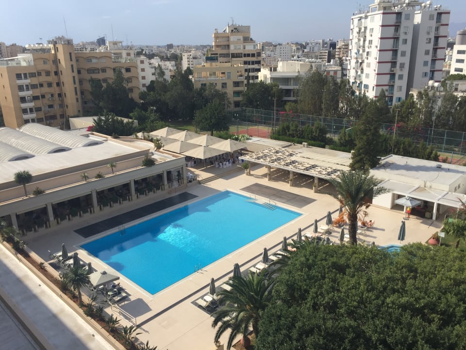 Pool The Landmark Nicosia
