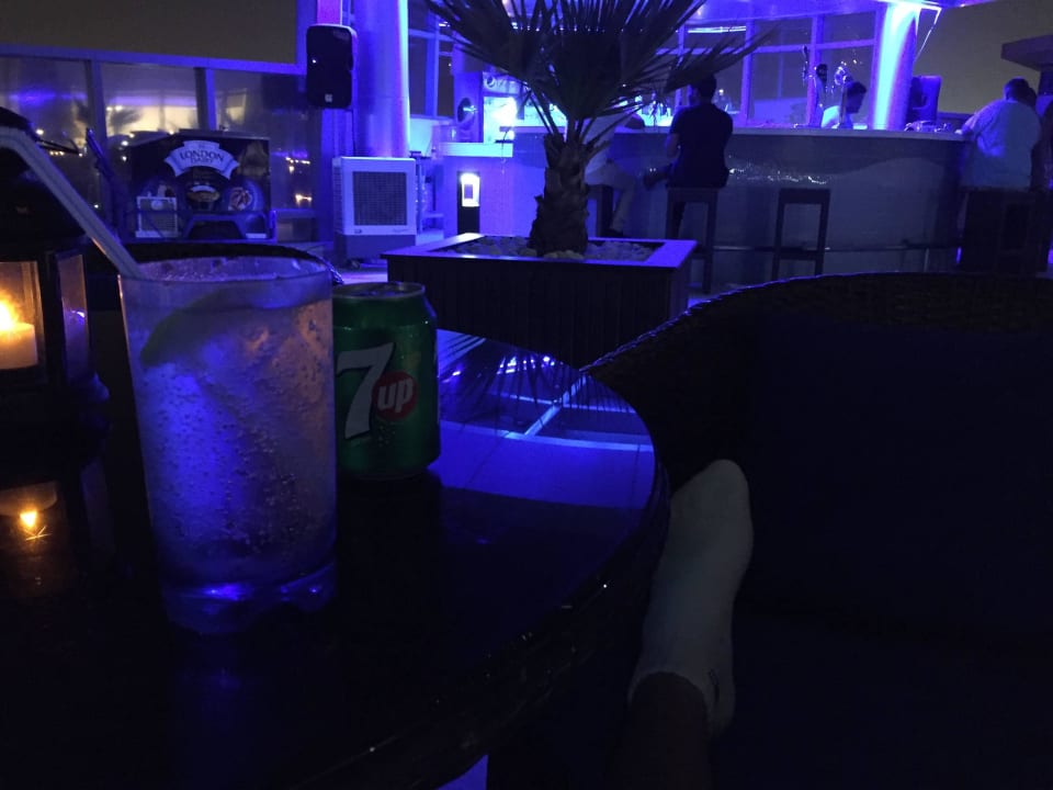 Poolbar Hotel Novotel Abu Dhabi Gate