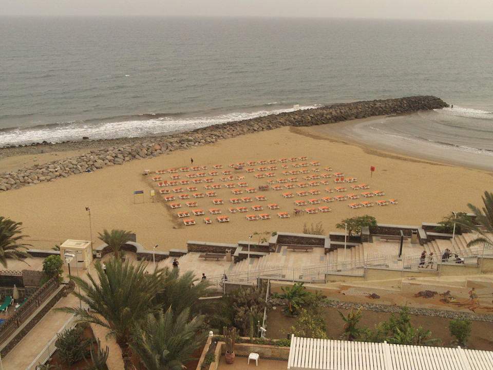 Aussicht vom Balkon aufs Strand-Meer Hotel Europalace