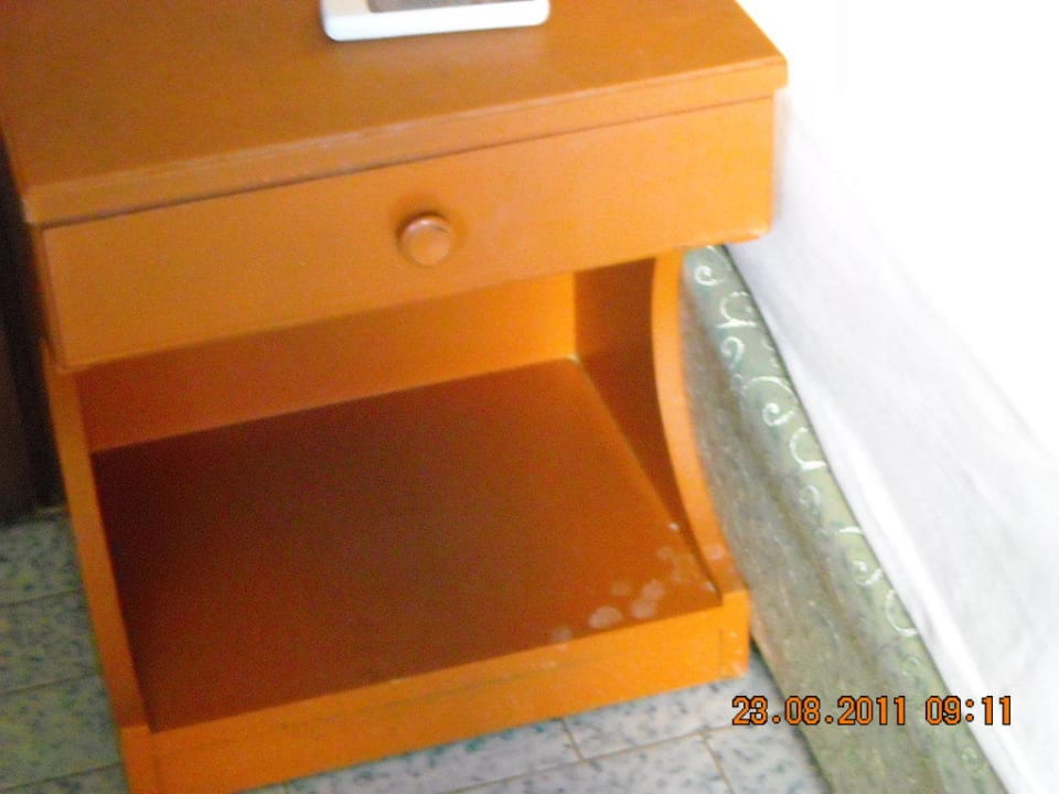 Nachttisch Hotel Kleopatra Alis