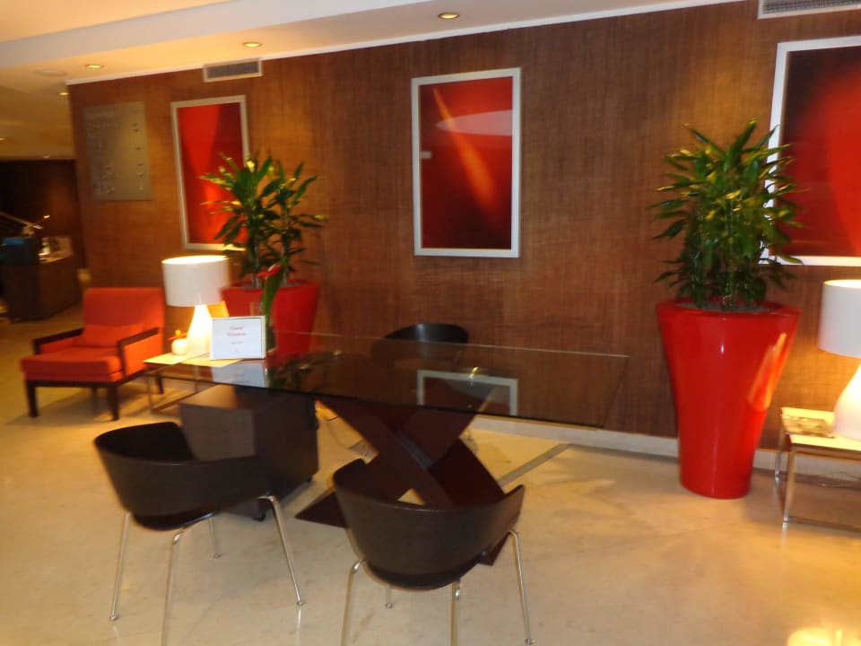 Informationsbereich in der Lobby NH Collection Roma Giustiniano