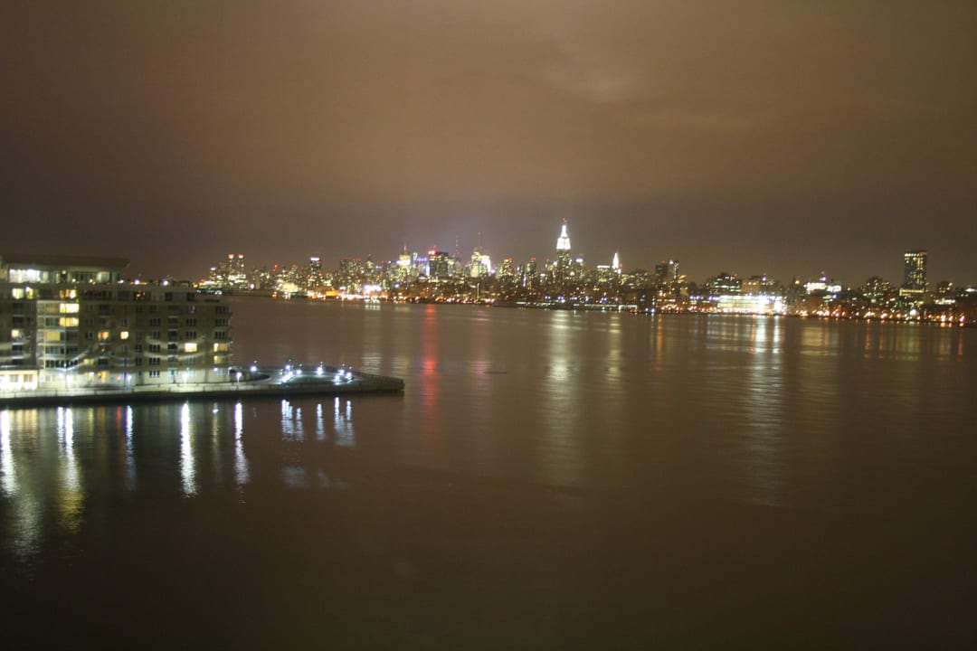 Blick on Manhatten on Night Hyatt Regency Jersey City On The Hudson