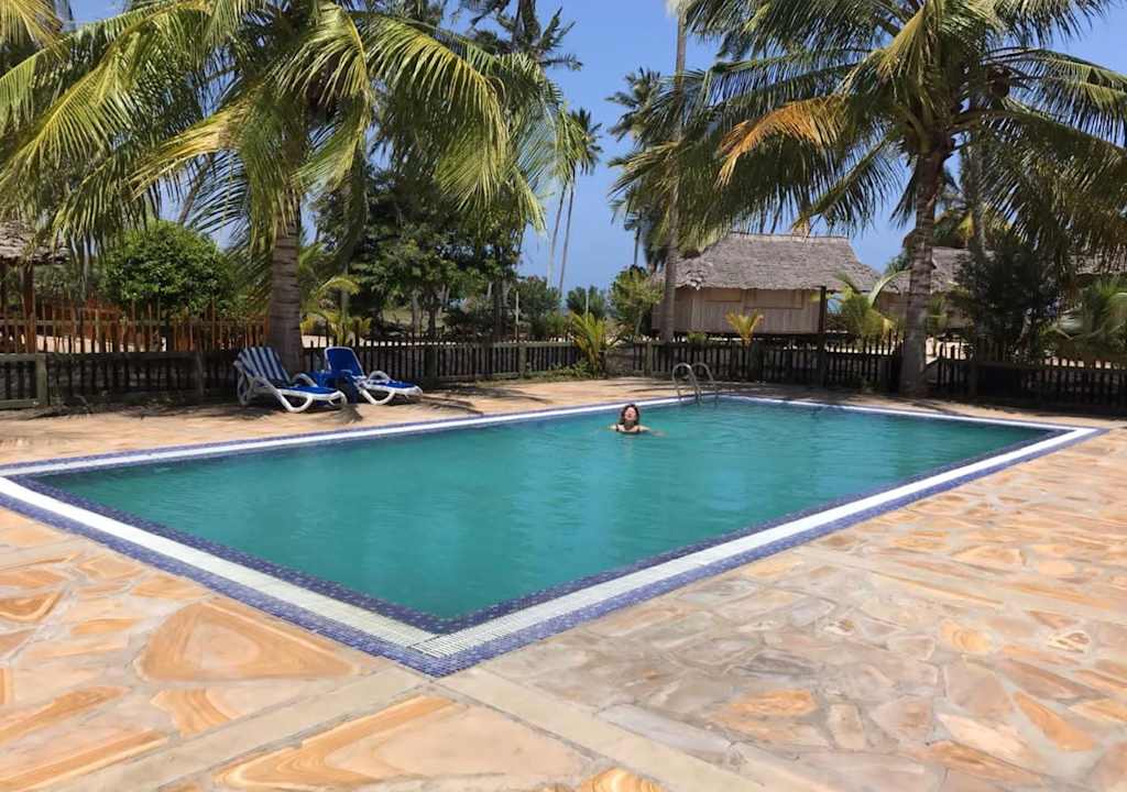 Pool Barry's Beach Resort