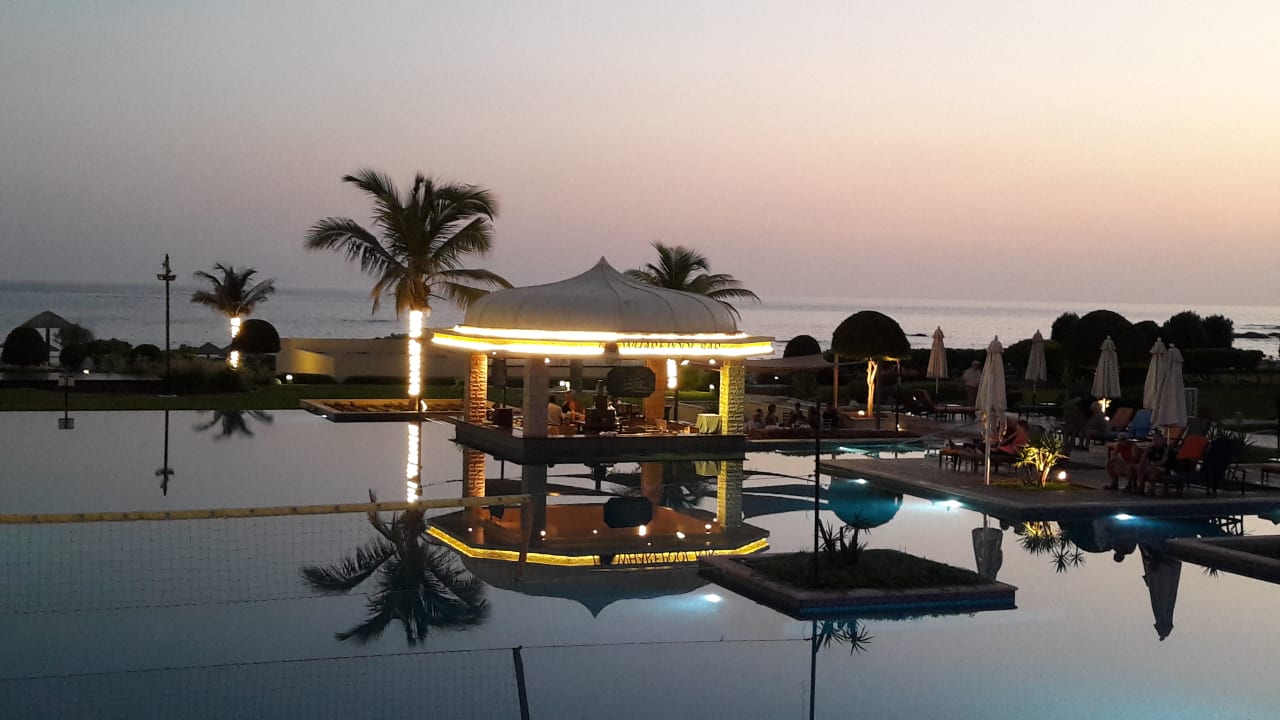 Pool Wyndham Garden Salalah Mirbat