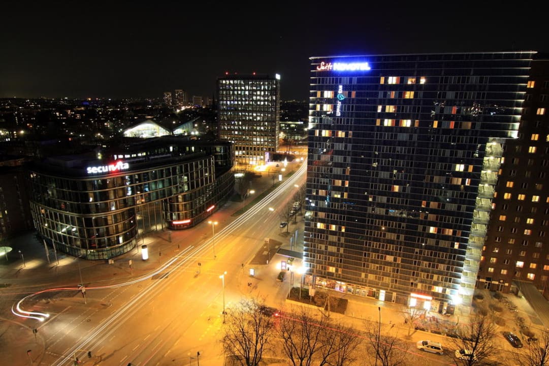 Nächtlicher Blick in nordöstlicher Richtung (17.) Motel One Hamburg-Alster