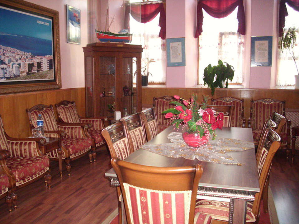 Allgemeines Wohnzimmer Ögretmen Evi Guesthouse