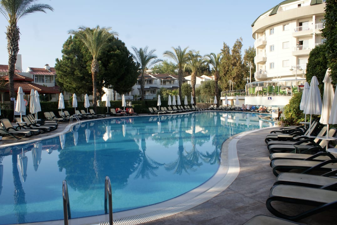 Pool Side Sun Hotel