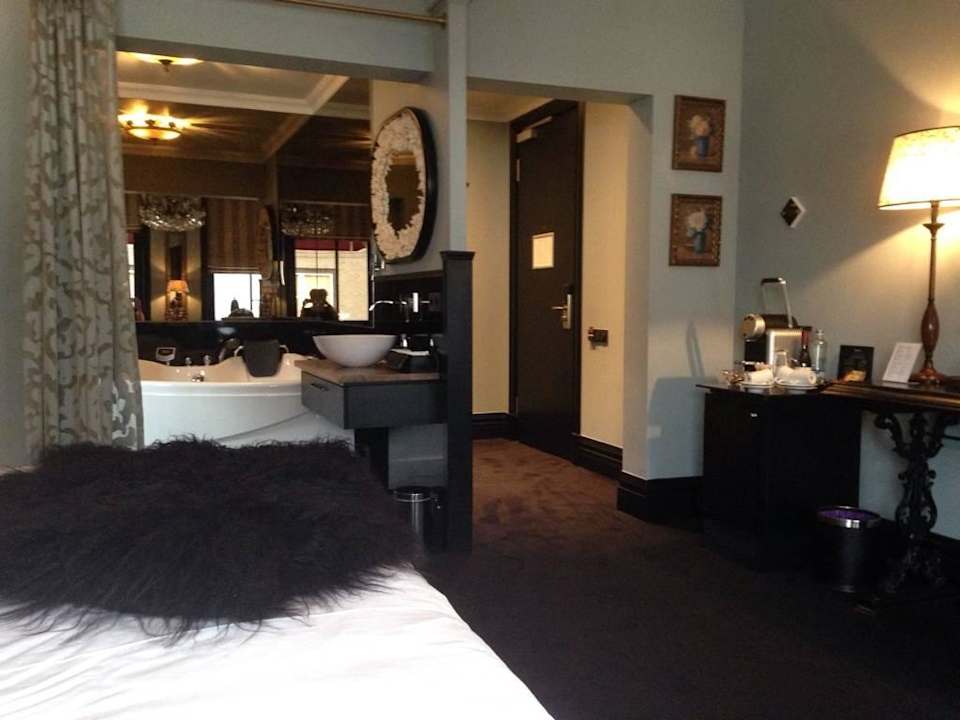 Flower Roo Boutique Hotel Opus One