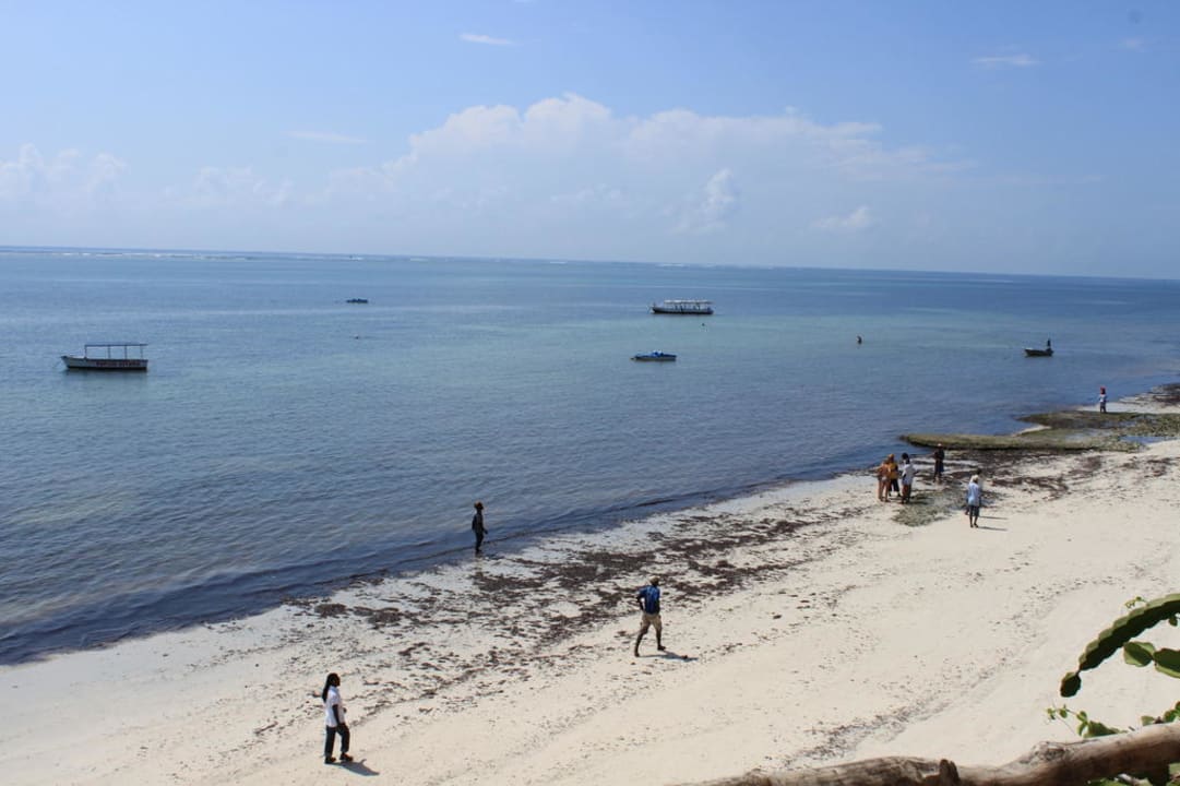 Strand Bahari Beach Hotel