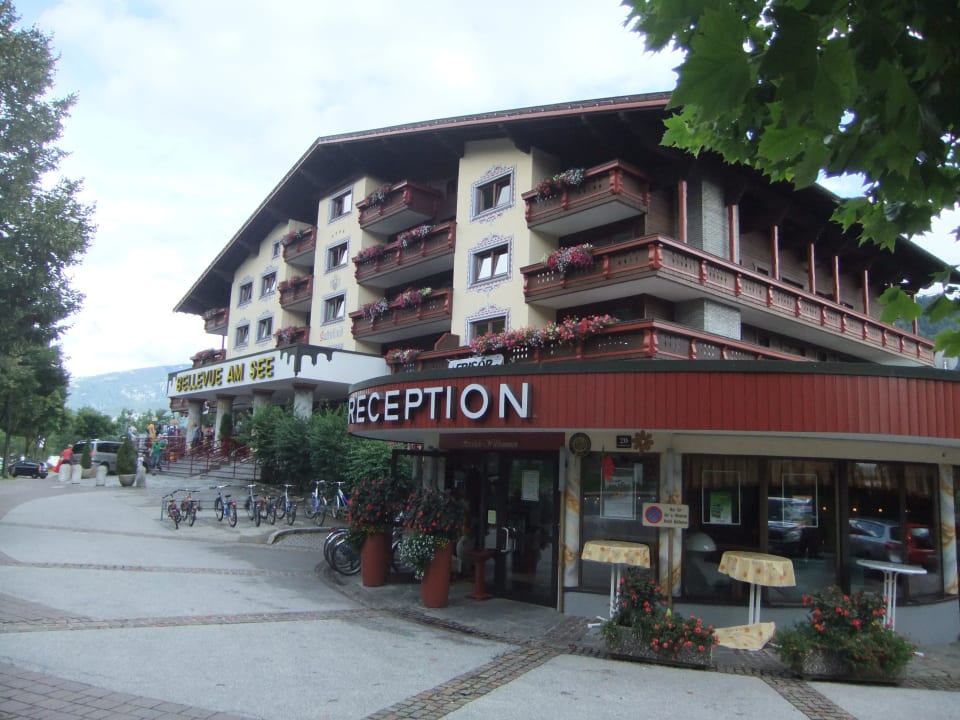 Haupteingang Hotel Bellevue am See