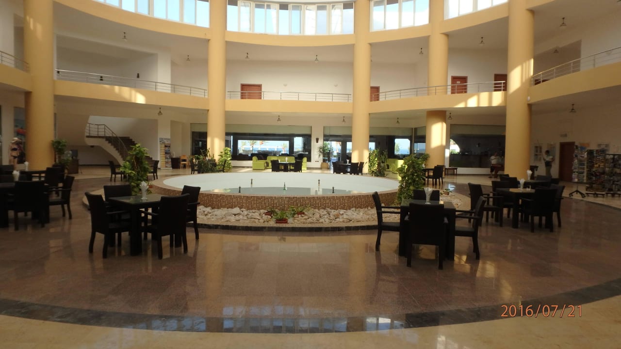 Vordere Hotelhalle  Three Corners Equinox Beach Resort