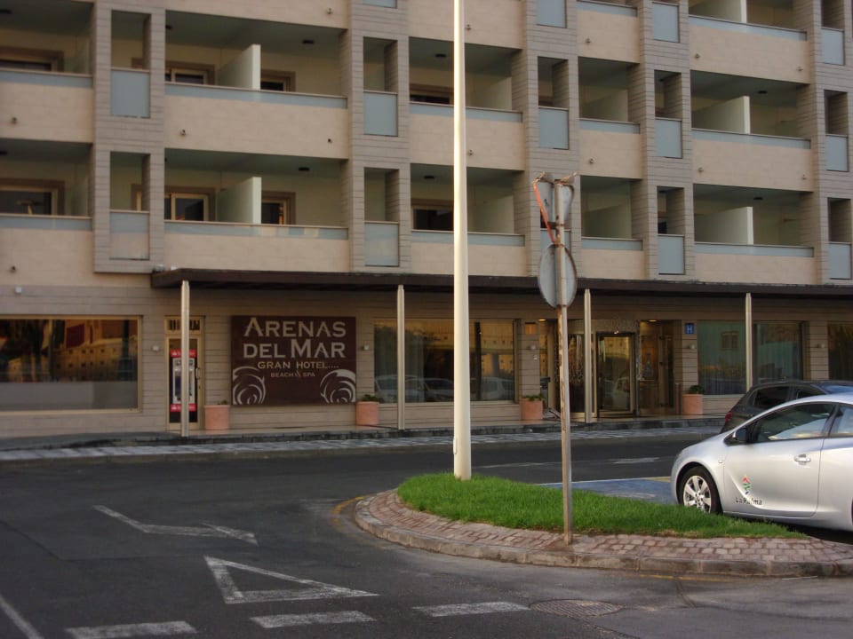 Eingang zum Hotel Kn Arenas del Mar Hotel