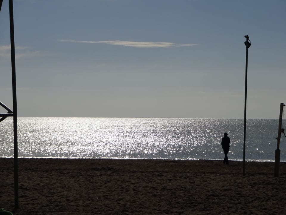Sonne genießen am Strand Limak Lara Deluxe Hotel & Resort