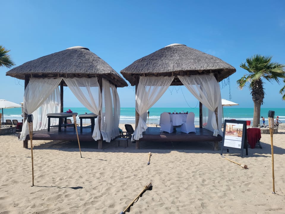 Strand The Cove Rotana Resort