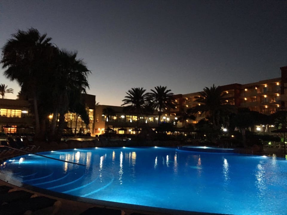 Das Hotel vom Pool Elba Carlota Beach & Golf Resort