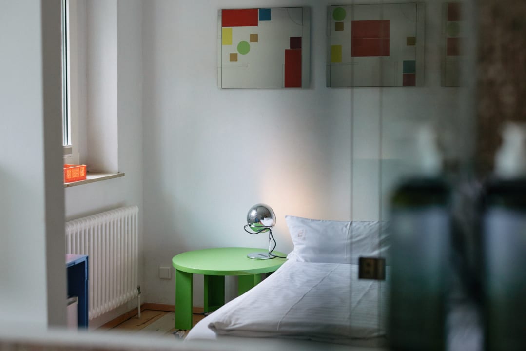 Zimmer 18Arts Hotel - Living in a Gallery!