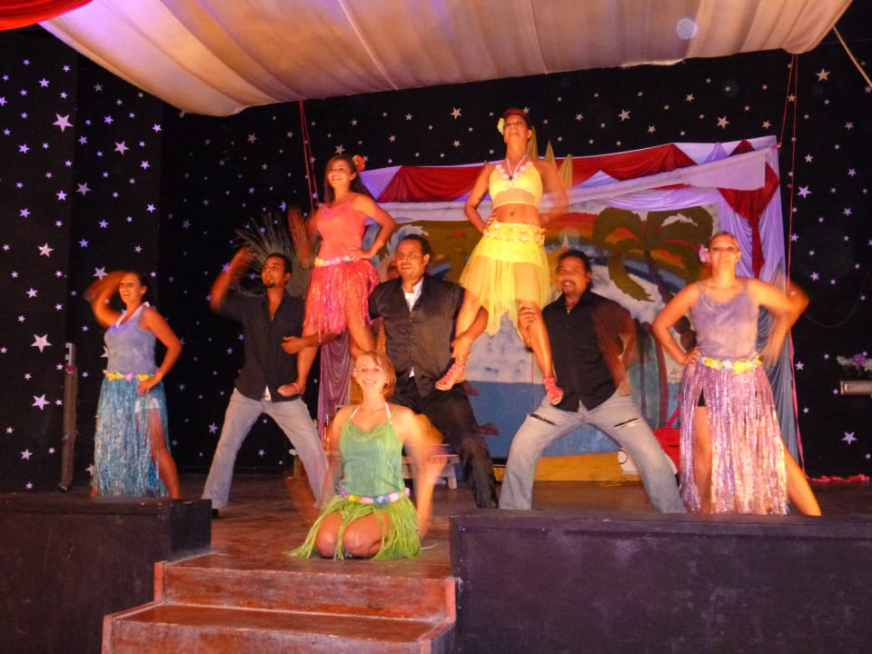 Animationsteam bei Theateraufführung Giftun Azur Resort