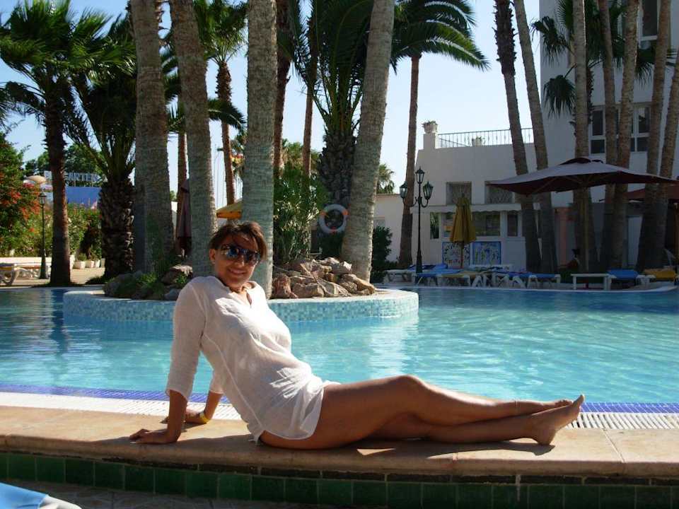 piscina ko... Hotel Nesrine