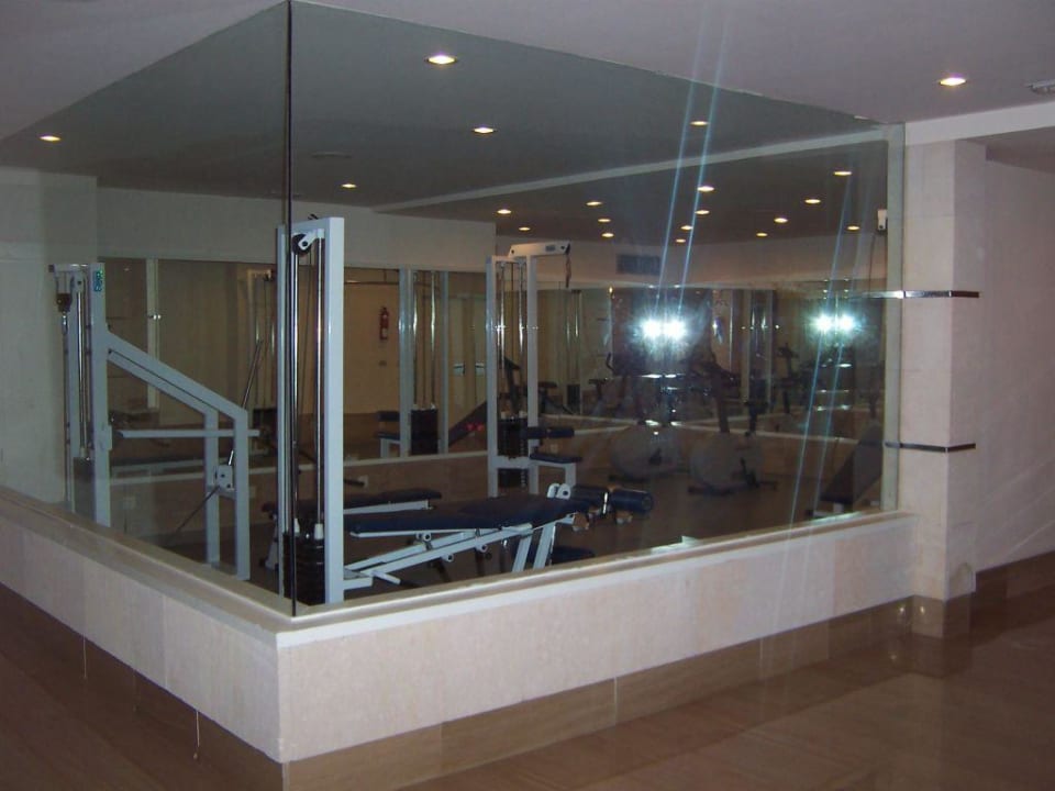 Fitnessraum Zafiro Bahia