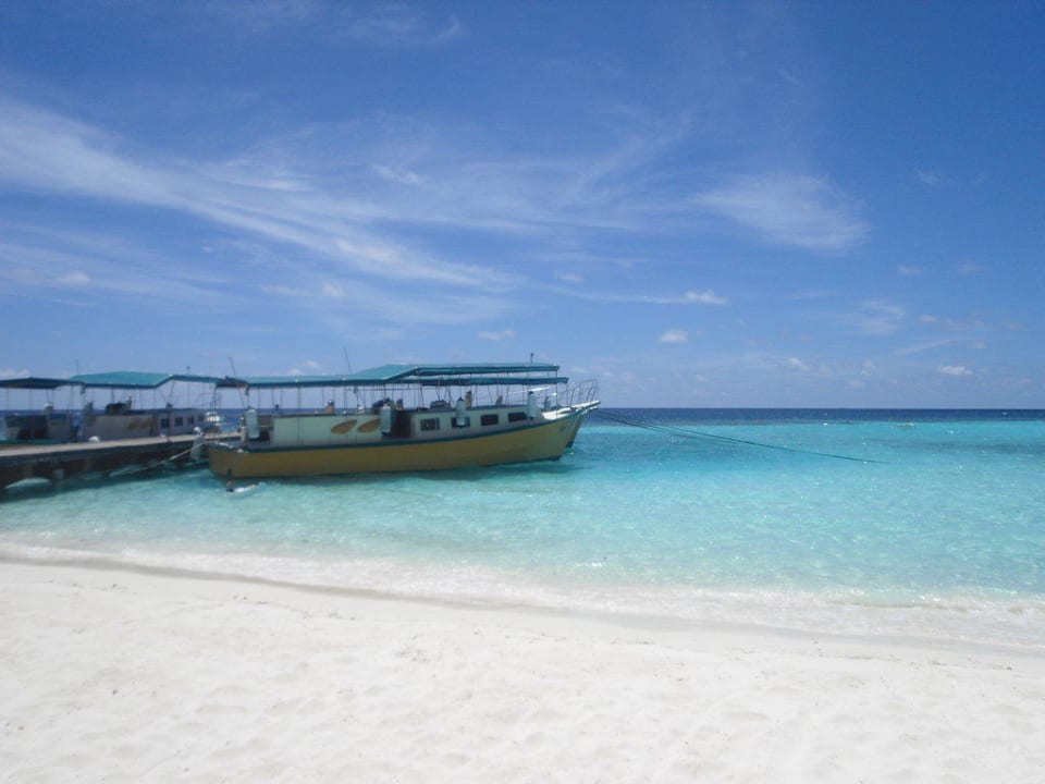 Strand Embudu Village