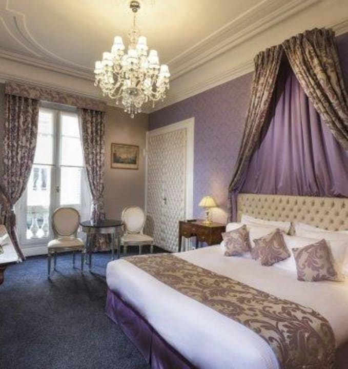 Guest Room Hotel Claridge Bellman