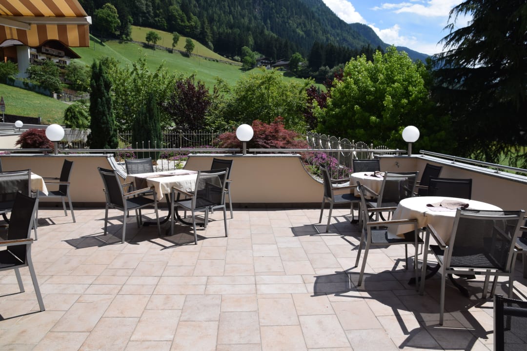 Terrasse des Restaurants Hotel Wiesenhof Garden Resort