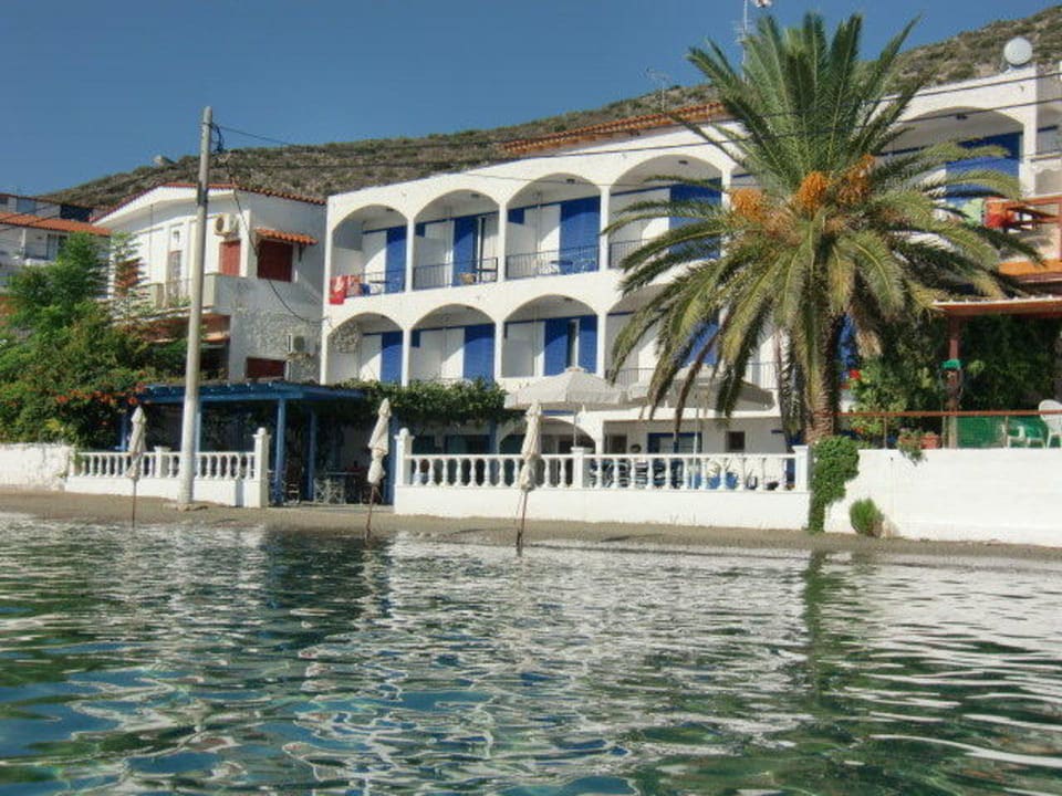 Hotel vom Strand aus Hotel Knossos