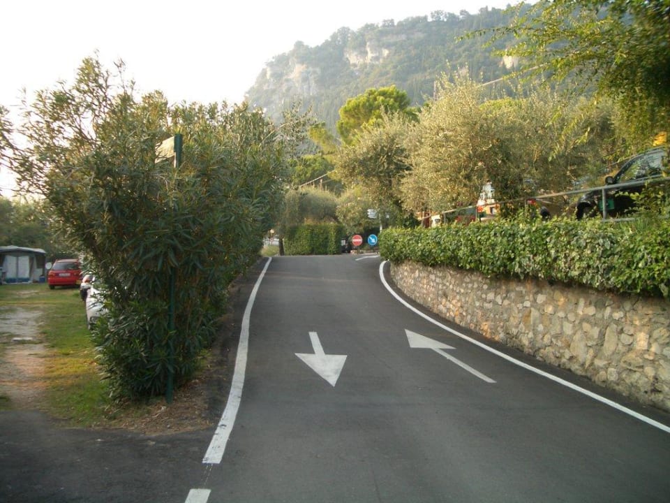 Weg La Rocca Camping Village