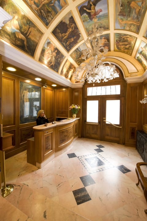 Reception  Hotel Joli