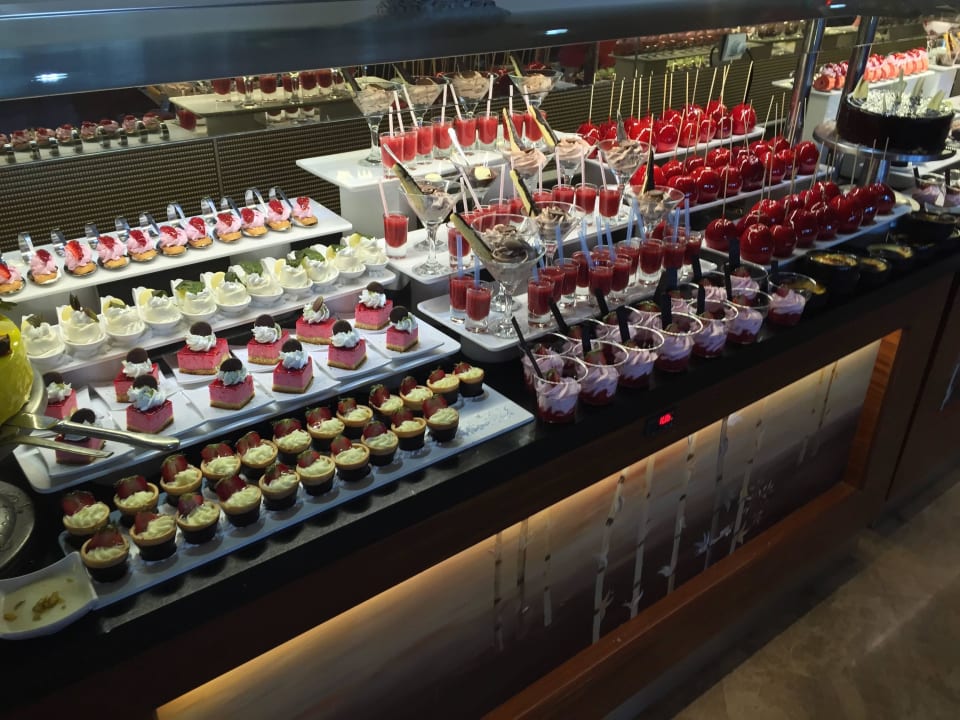 Buffet Venosa Beach Resort & Spa