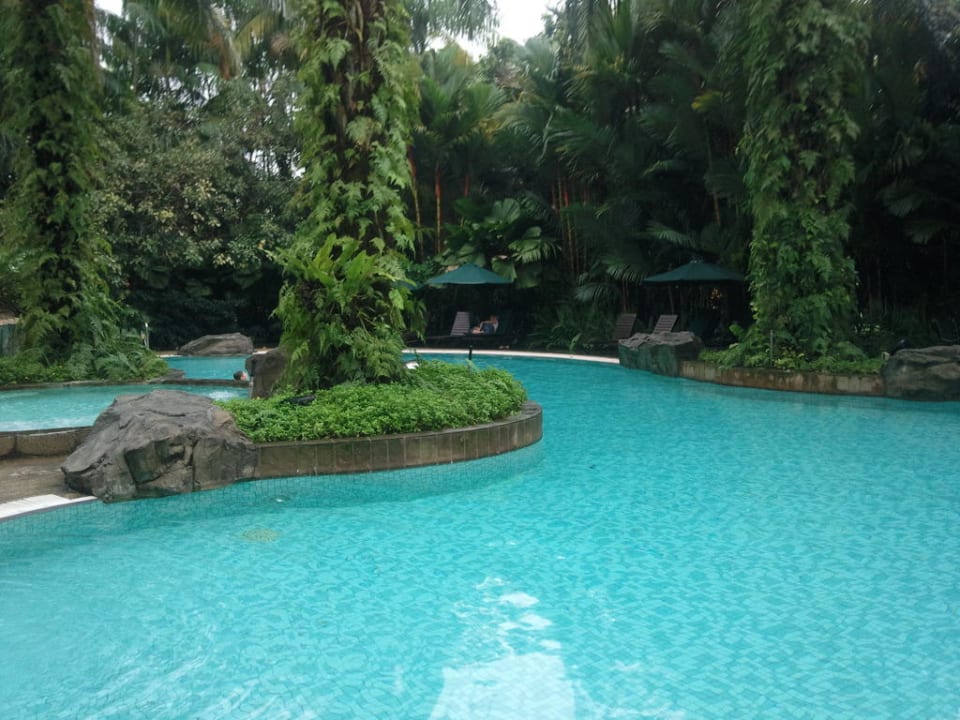Sehr gepflegter Pool zum Entspannen Sama-Sama Hotel, KL International Airport