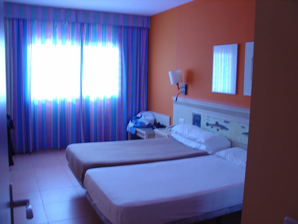 Schlafzimmer  Iberostar Waves Gaviotas Park