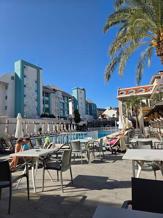 Pool Side Story Resort & Spa