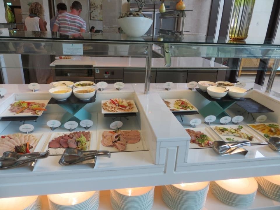 Wurst-&Fischauswahl The St. Regis Saadiyat Island Resort, Abu Dhabi