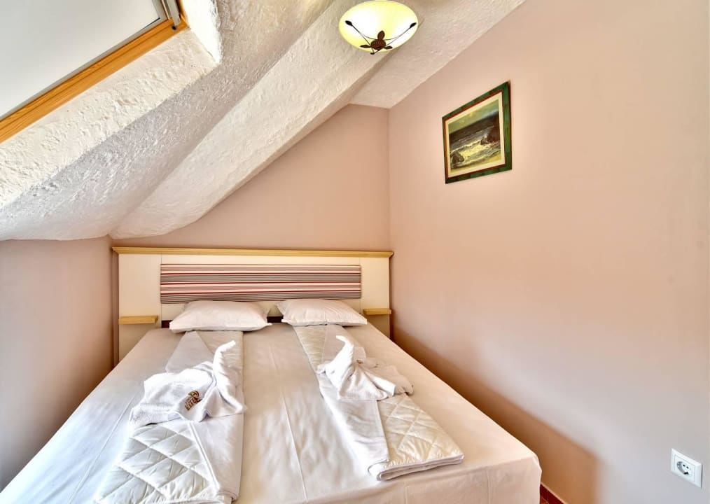 Overview Deluxe King Studio Sirena Palace