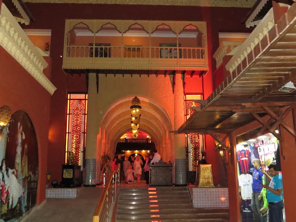 Aufgang zu den Restaurants Pickalbatros Alf Leila Wa Leila Resort - Neverland Hurghada