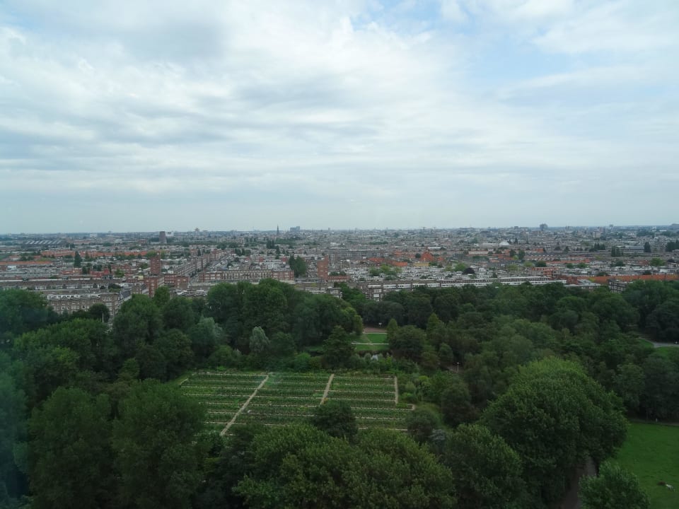 Blick auf Amsterdam vom 17. Stock Leonardo Hotel Amsterdam Rembrandtpark