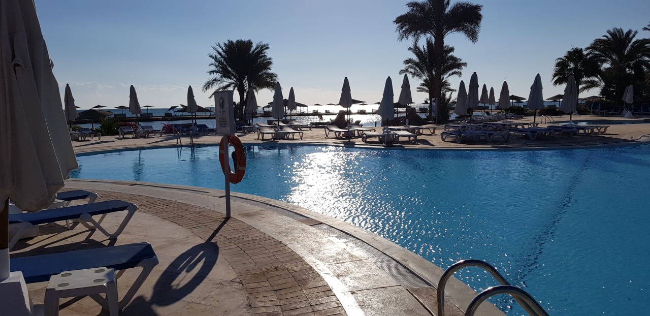 Pool Mövenpick Resort & Spa El Gouna