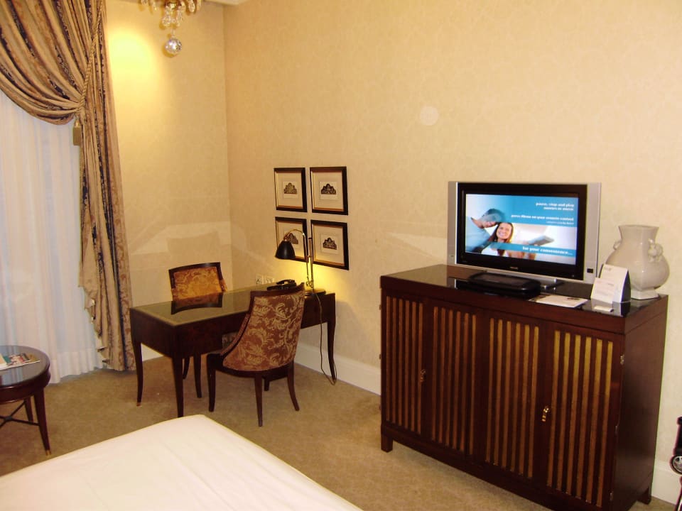 TV The Ritz-Carlton, Budapest