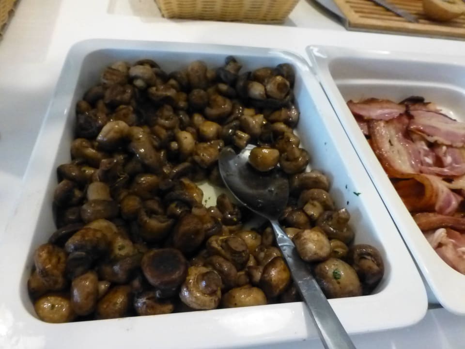 Frühstücksauswahl Holiday Inn Budapest-Budaörs