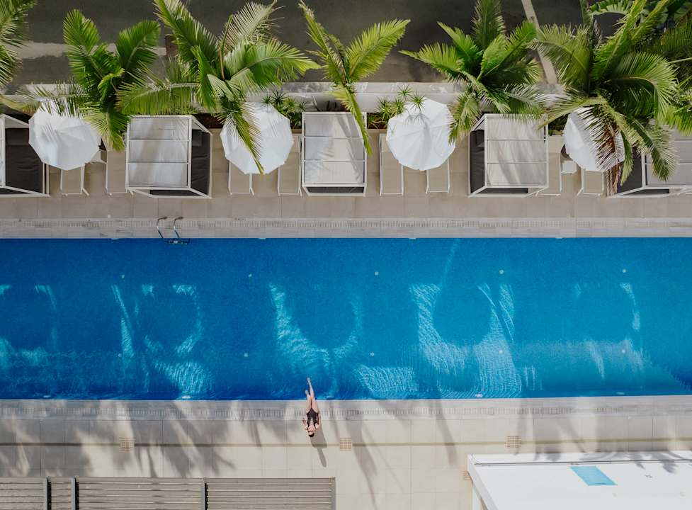 Pool Tasia Maris Seasons