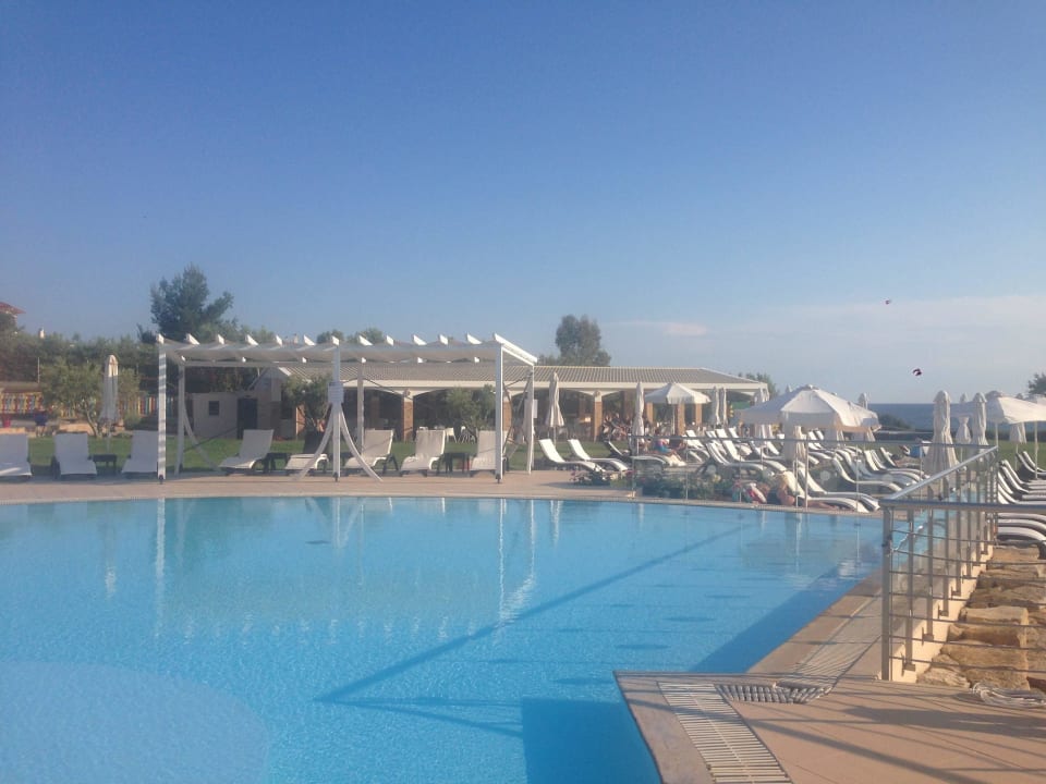 Ausreichende Liegen vorhanden Istion Club & Spa