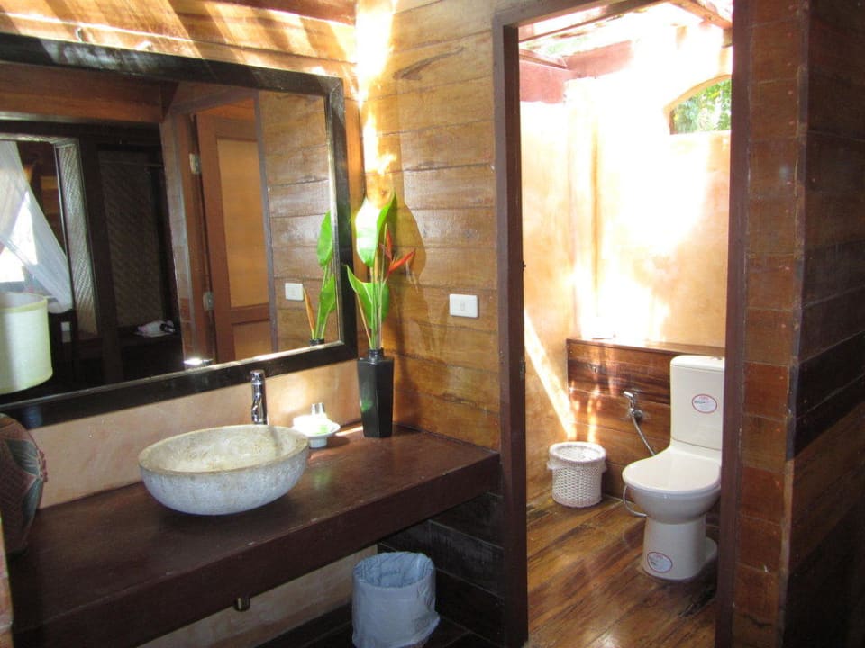 Badezimmer Hotel Thapwarin Resort