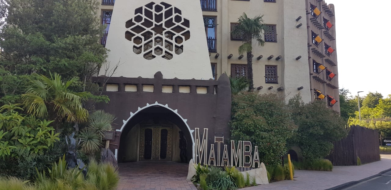 Außenansicht Hotel Matamba - Phantasialand Erlebnishotel