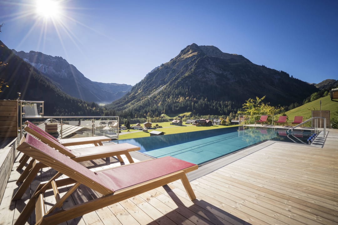 Neu: Rosenhof Aussenpool Der Kleinwalsertaler Rosenhof
