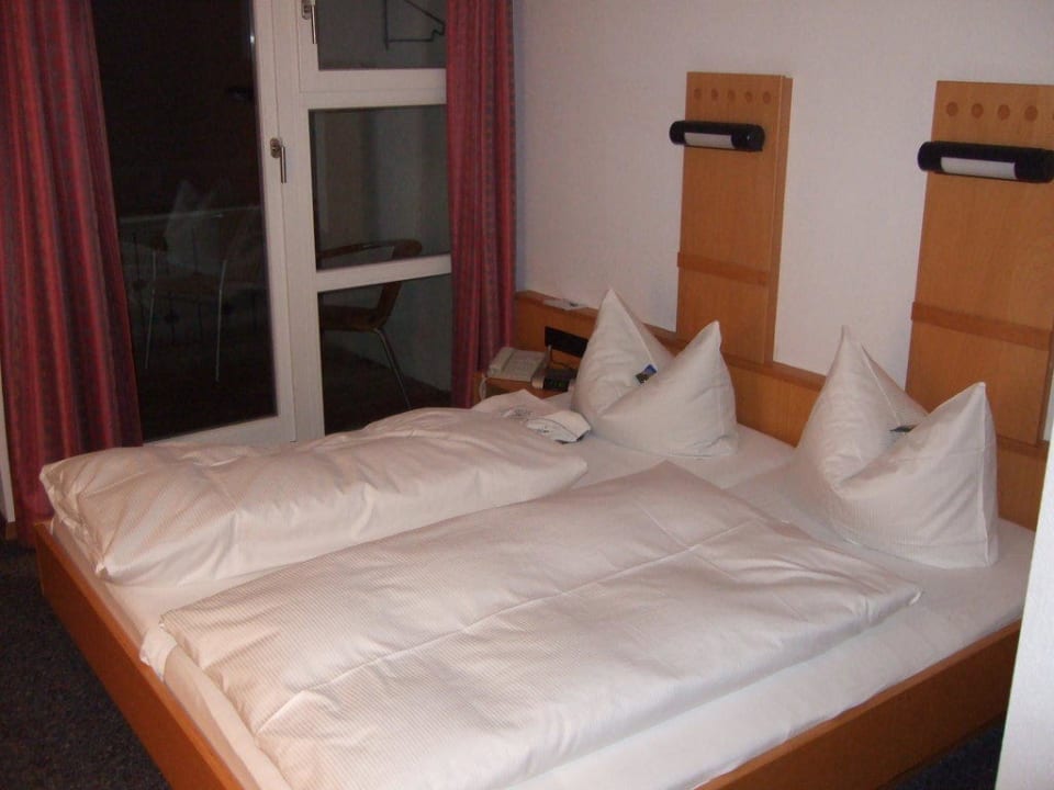 Zimmer mit Blick auf den Balkon Hotel Bannwaldsee