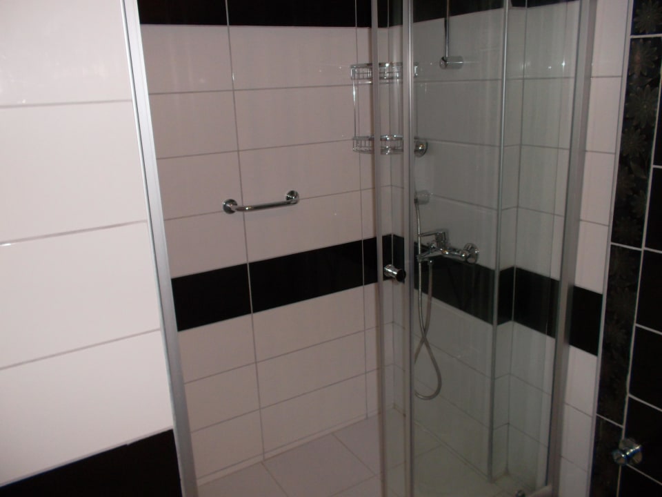 Schöne,große Dusche Hatipoglu Beach Hotel