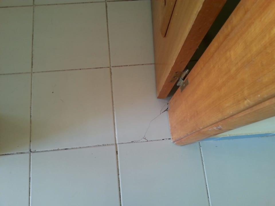 Fliesen kaputt Luna Miramar Club